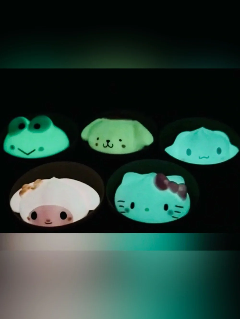 Sanrio HELLO KITTY And FRIENDS Glowing Edition ✨Mystery Dumpling 4” Squishy NEW